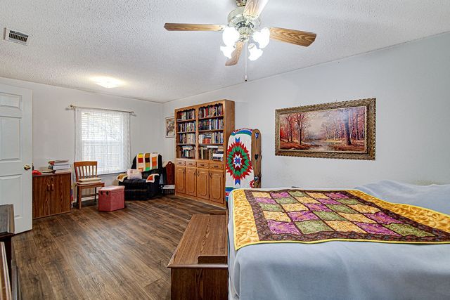 703 Windridge Lane, Burleson, TX 76028