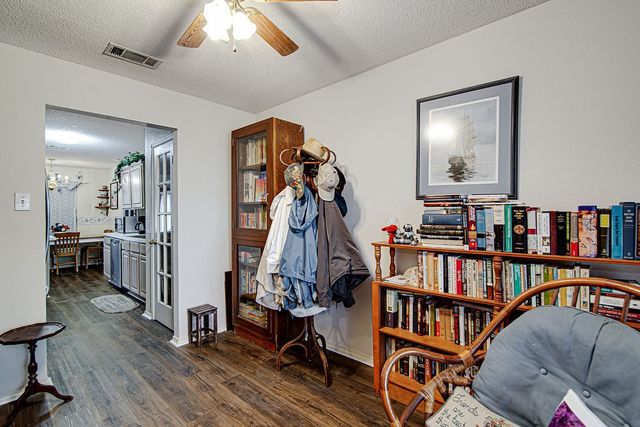 703 Windridge Lane, Burleson, TX 76028