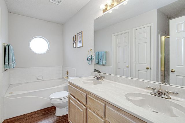 703 Windridge Lane, Burleson, TX 76028