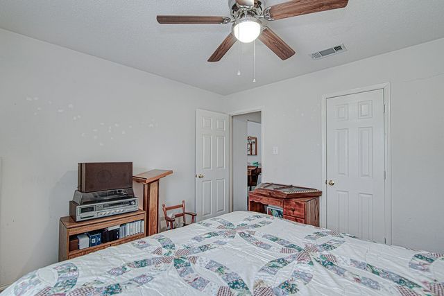 703 Windridge Lane, Burleson, TX 76028