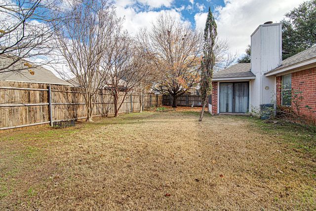 703 Windridge Lane, Burleson, TX 76028