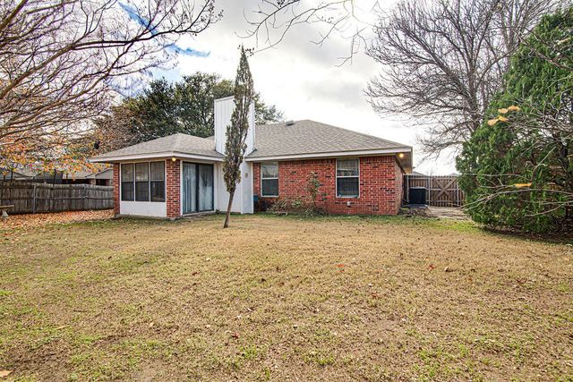 703 Windridge Lane, Burleson, TX 76028