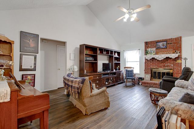 703 Windridge Lane, Burleson, TX 76028