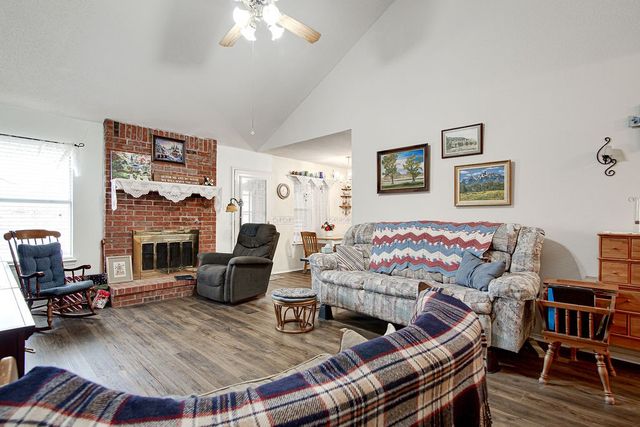 703 Windridge Lane, Burleson, TX 76028