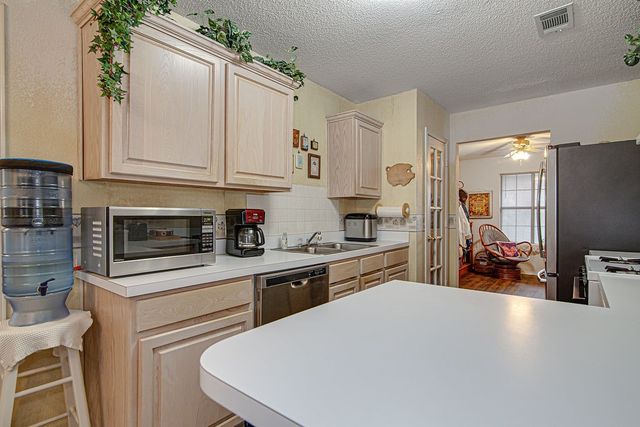 703 Windridge Lane, Burleson, TX 76028