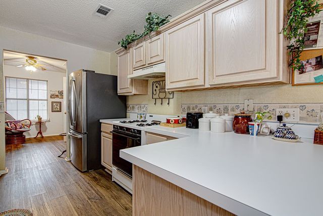 703 Windridge Lane, Burleson, TX 76028