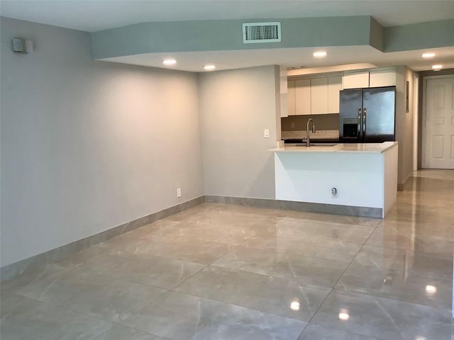 65 DEER CREEK Road H102, Deerfield Beach, FL 33442
