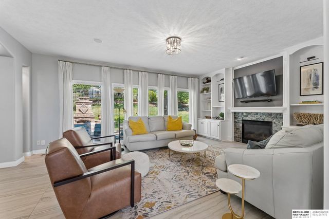4004 Birchwood Drive, Bellevue, NE 68123