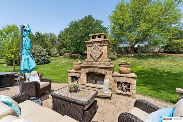 4004 Birchwood Drive, Bellevue, NE 68123