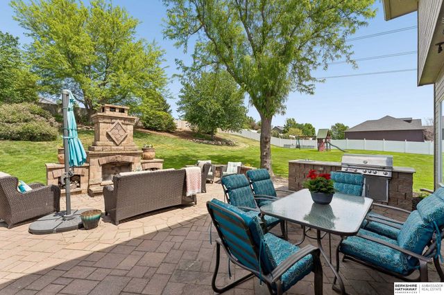 4004 Birchwood Drive, Bellevue, NE 68123