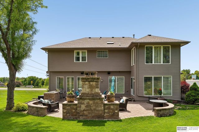 4004 Birchwood Drive, Bellevue, NE 68123