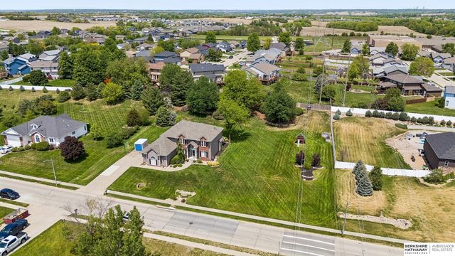 4004 Birchwood Drive, Bellevue, NE 68123