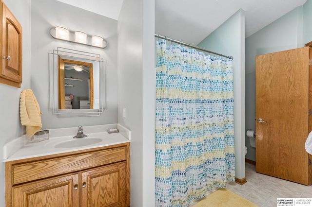 4004 Birchwood Drive, Bellevue, NE 68123