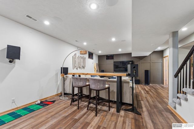 4004 Birchwood Drive, Bellevue, NE 68123