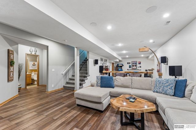 4004 Birchwood Drive, Bellevue, NE 68123