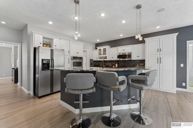 4004 Birchwood Drive, Bellevue, NE 68123