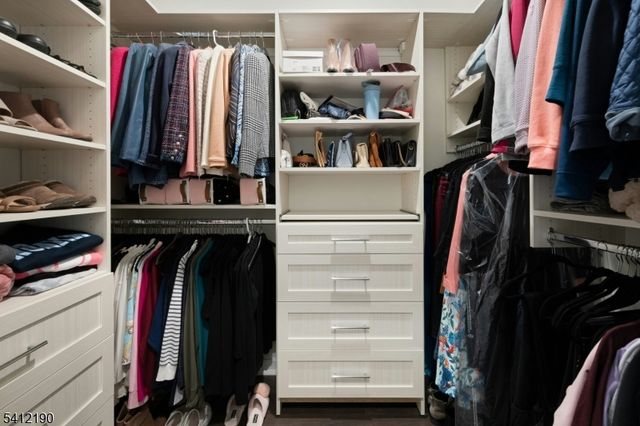 12 Stone Ct, Morris Twp., NJ 07960