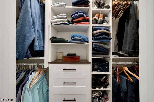 12 Stone Ct, Morris Twp., NJ 07960