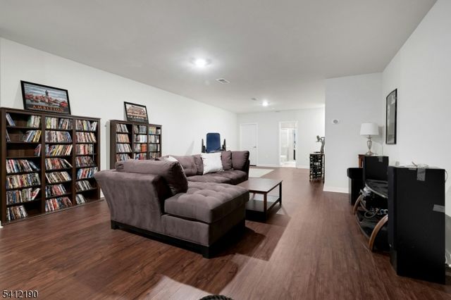 12 Stone Ct, Morris Twp., NJ 07960