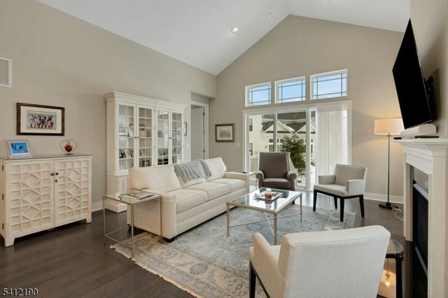 12 Stone Ct, Morris Twp., NJ 07960