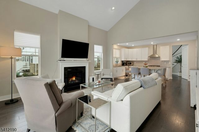 12 Stone Ct, Morris Twp., NJ 07960