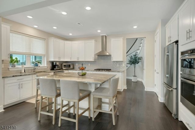 12 Stone Ct, Morris Twp., NJ 07960