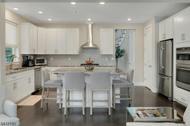 12 Stone Ct, Morris Twp., NJ 07960