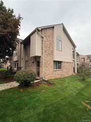 42779 Lilley Pointe Drive, Canton Charter Township, MI 48187