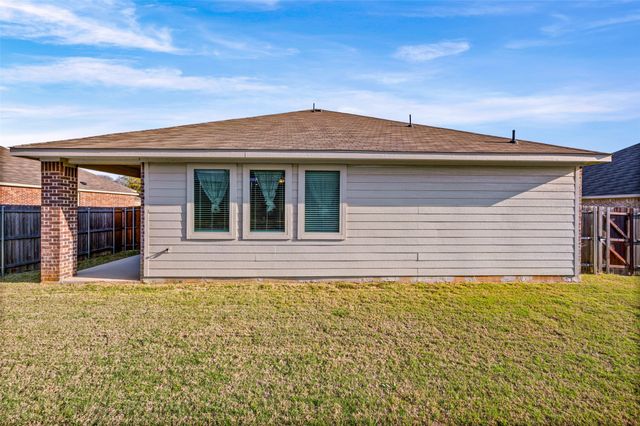 1312 Pistachio Drive, Azle, TX 76020