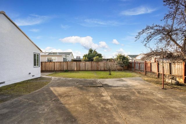 571 Pomona St, San Lorenzo, CA 94580