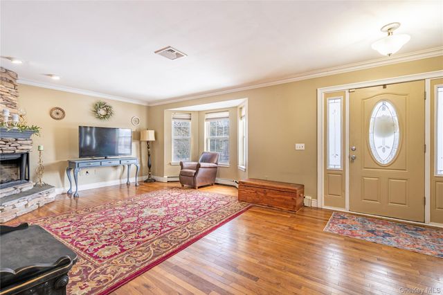 55 Bailey Road, New Hampton, NY 10958