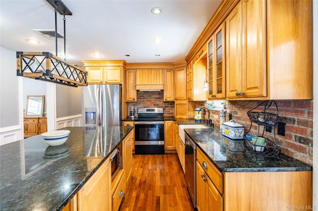 55 Bailey Road, New Hampton, NY 10958