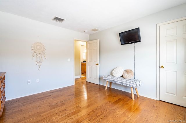 55 Bailey Road, New Hampton, NY 10958