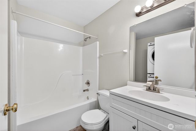 7418 207th Avenue E, Bonney Lake, WA 98391