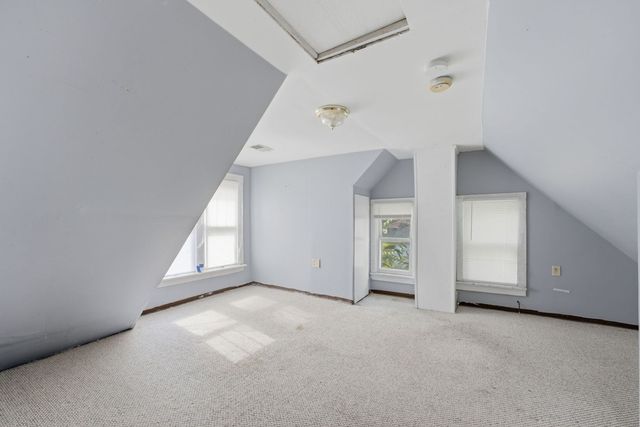 425 W 16th Street, Davenport, IA 52806