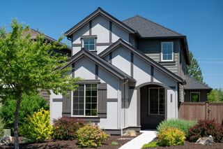 3130 SW 28th Street, Redmond, OR 97756