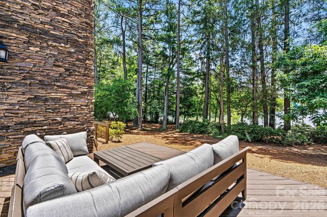 318 Ambleside Village Lane, Davidson, NC 28036