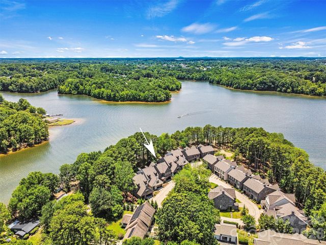 318 Ambleside Village Lane, Davidson, NC 28036
