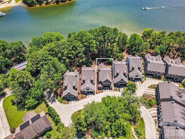 318 Ambleside Village Lane, Davidson, NC 28036