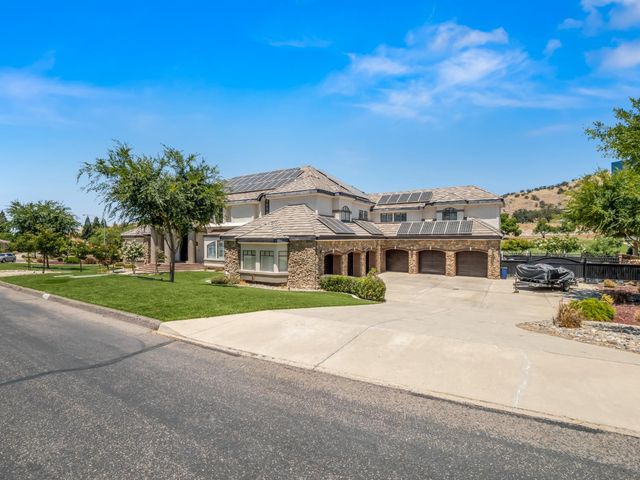 21700 Westmere Lane, Friant, CA 93626