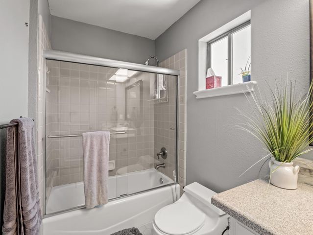 21700 Westmere Lane, Friant, CA 93626