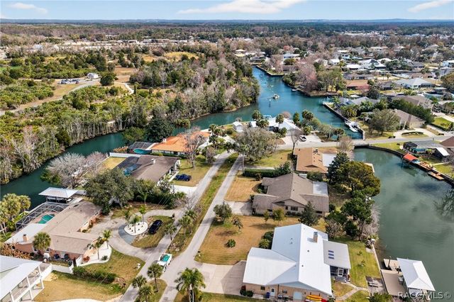 835 SE 1st Court, Crystal River, FL 34429