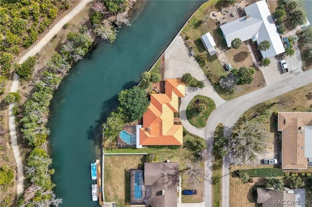 835 SE 1st Court, Crystal River, FL 34429