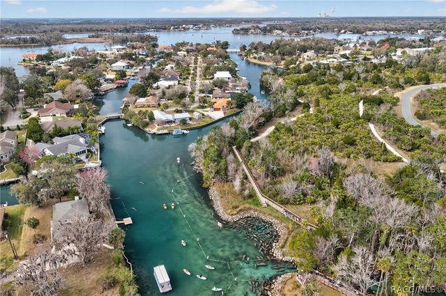 835 SE 1st Court, Crystal River, FL 34429