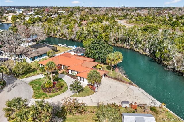 835 SE 1st Court, Crystal River, FL 34429