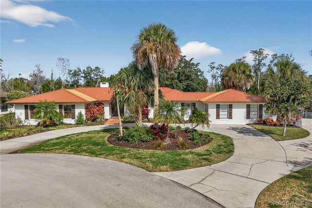 835 SE 1st Court, Crystal River, FL 34429