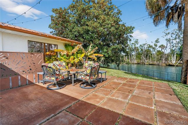 835 SE 1st Court, Crystal River, FL 34429