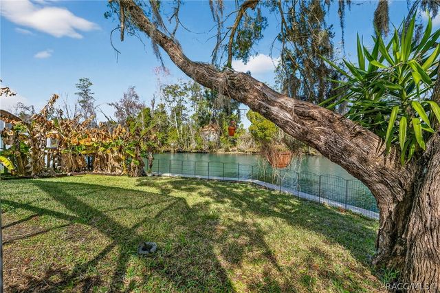 835 SE 1st Court, Crystal River, FL 34429