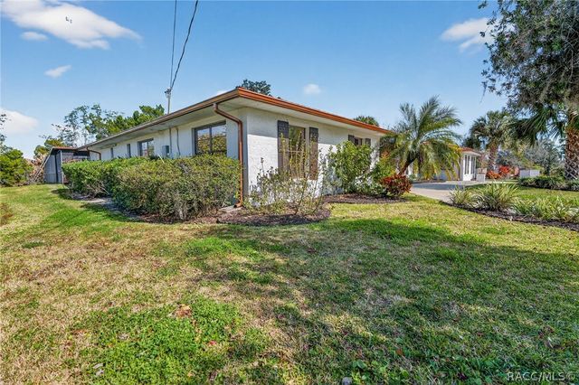 835 SE 1st Court, Crystal River, FL 34429