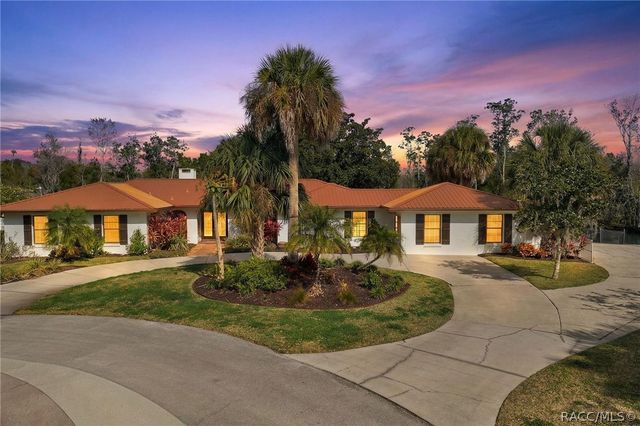 835 SE 1st Court, Crystal River, FL 34429